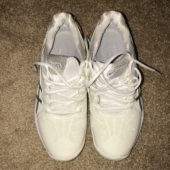 ASICS tennis shoes - Picture 3 of 3